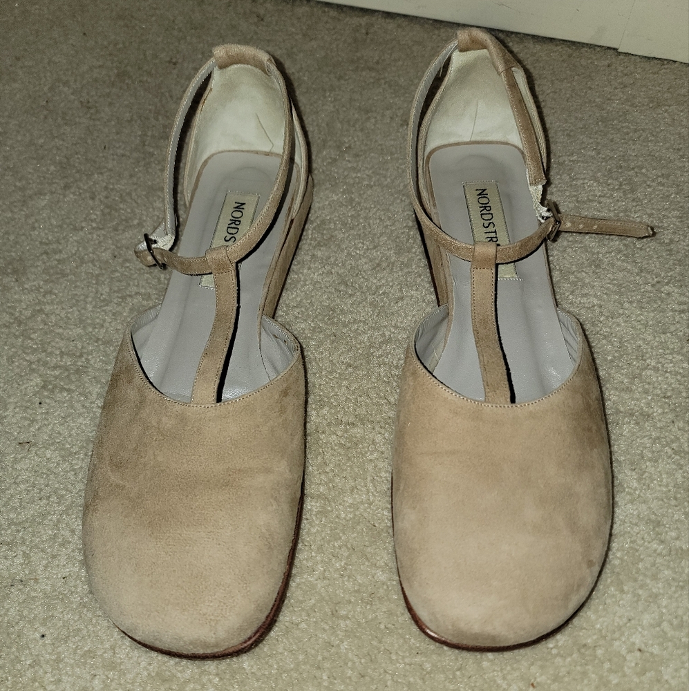 Nordstrom Tan Flats Classic Style